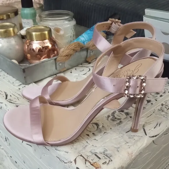 🆕⭐ BADGLEY MISCHKA pink satin rhinestone heel sandals