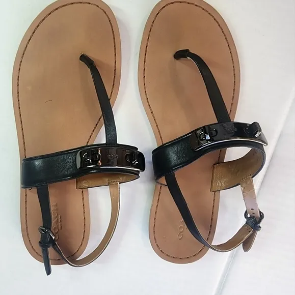 🌸 Coach | Gracie Patent Leather Thomg Sandals , size 7, Black