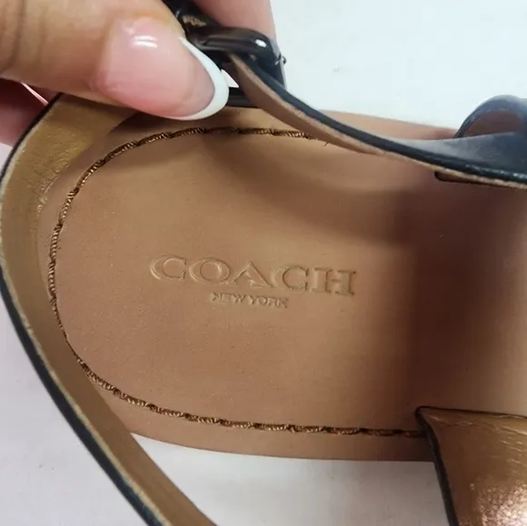 🌸 Coach | Gracie Patent Leather Thomg Sandals , size 7, Black