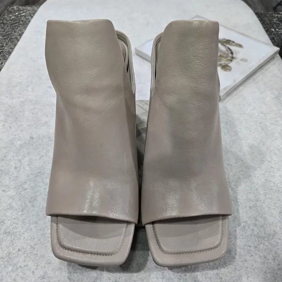 🐢 DKNY  Ritzy Peep Toe Bootie Slide Sandal Size 8.5 like new!