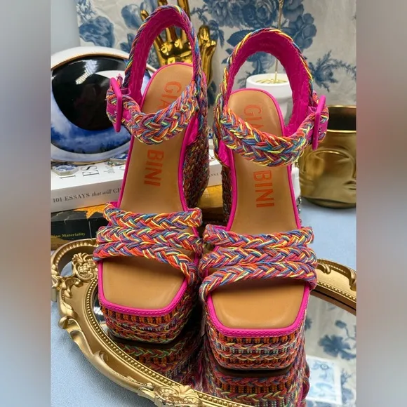 🆕 GIANNI BINI 🧿 NWOB Santi Woven Beaded Wedge Sandals - Rainbow Multi, Sz US 8