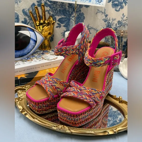 🆕 GIANNI BINI 🧿 NWOB Santi Woven Beaded Wedge Sandals - Rainbow Multi, Sz US 8