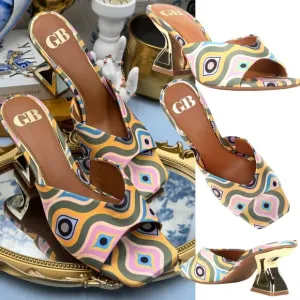 🆕 GIANNI BINI 🧿 NWOB Vibe-Check Retro Print Satin Sculpted Sandals, Sz 8 M