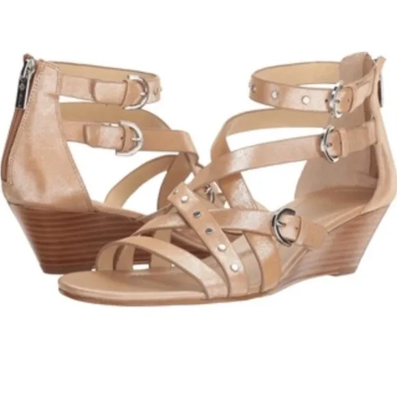 - Isola Petra natural sandals 8 NWOB