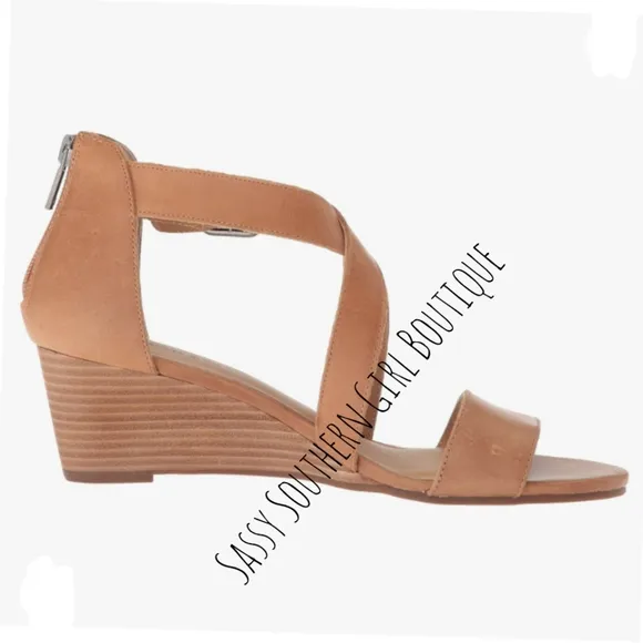 ⭐🆕 Lucky Brand natural leather wedge sandals