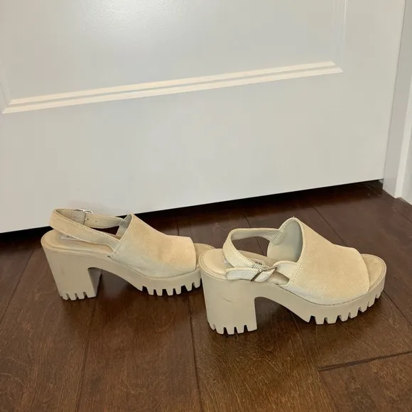 🛍️ Steve Madden Beige Sandy Sunnyside Slingback Lug Sole Sandals Heels Size 7