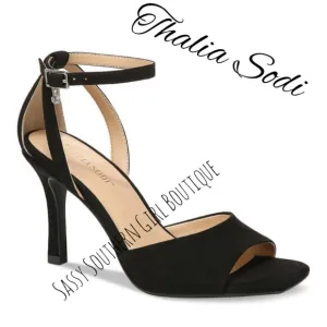 ⭐🆕 Thalia Sodi black ankle strap heels