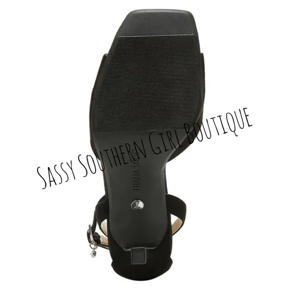 ⭐🆕 Thalia Sodi black ankle strap heels