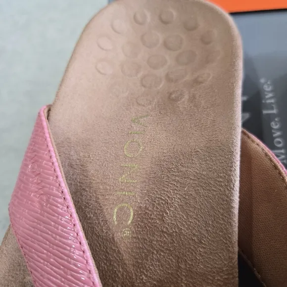 🐢 Vionic Hilda Sandals Size 8 New In Box!