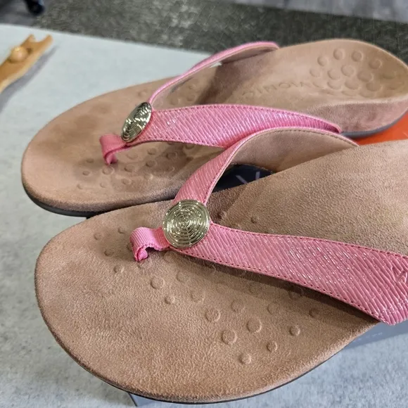 🐢 Vionic Hilda Sandals Size 8 New In Box!