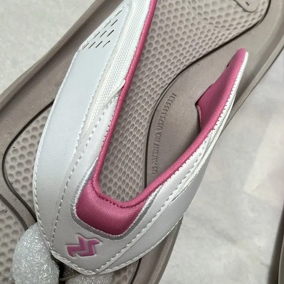 🆕 ZORIZ Zoomy Pink Golf Sandals - NIB Women’s 8.5-9