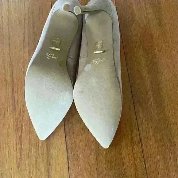 42 GOLD Womens Tan Rafee Heels.Size 6.5 BRAND NEW