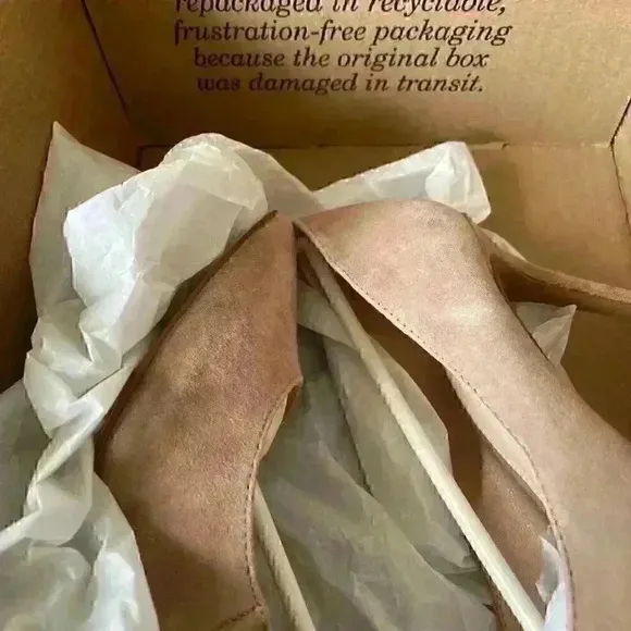 42 GOLD Womens Tan Rafee Heels.Size 6.5 BRAND NEW