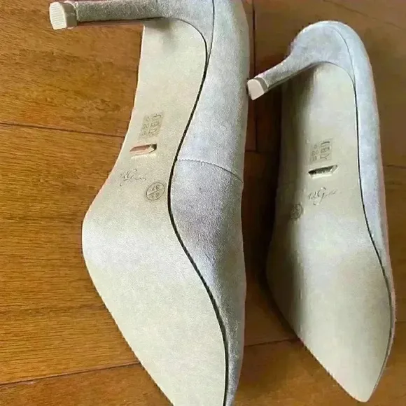 42 GOLD Womens Tan Rafee Heels.Size 6.5 BRAND NEW