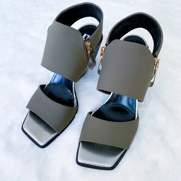 $450 | NIB | Loriblu Made in Italy Open Toe Sandals Lycra Olive Metal Square Toe