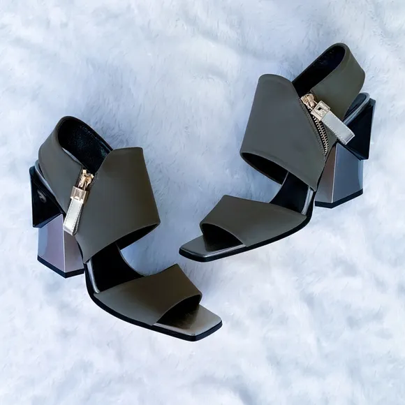$450 | NIB | Loriblu Made in Italy Open Toe Sandals Lycra Olive Metal Square Toe