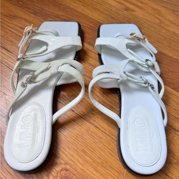 $767 MM6 Maison Margiela White Suede Toe Ring Thong Tabi Sandals rhinestone gold