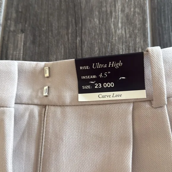 Abercrombie High Rise Curve Love Tailored Pleated Shorts Size 23 (000) Beige