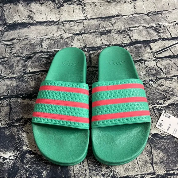 Adidas Adilette Comfort Mens size 9 Slide Sandals  Green Red