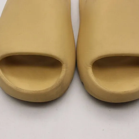 Adidas Yeezy Slides Men's Size US 10 'Desert Sand' FW6344 Sandal