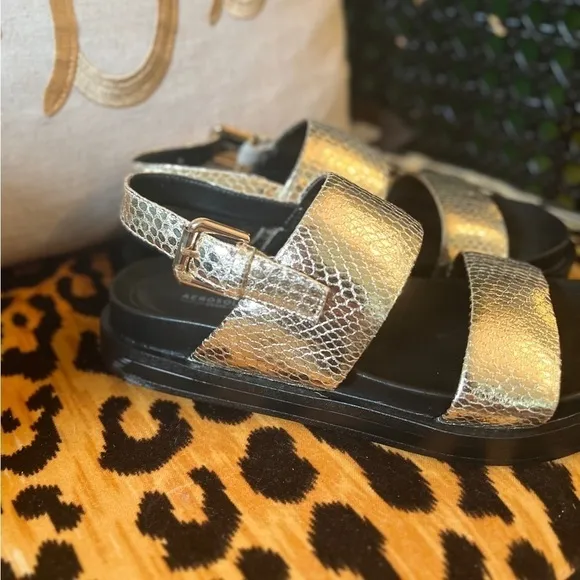 AEROSOLES Women’s Gold Buckle Sandal Leggenda