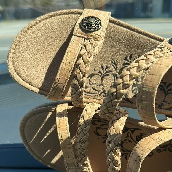 Aetrex Tan Sandals Comfortable Casual Style