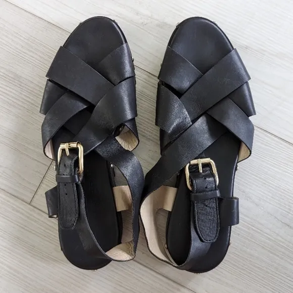 AGL Attilio Giusto Leombruni leather sandals studded Italy