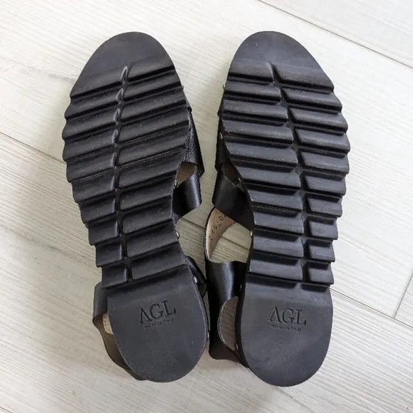 AGL Attilio Giusto Leombruni leather sandals studded Italy