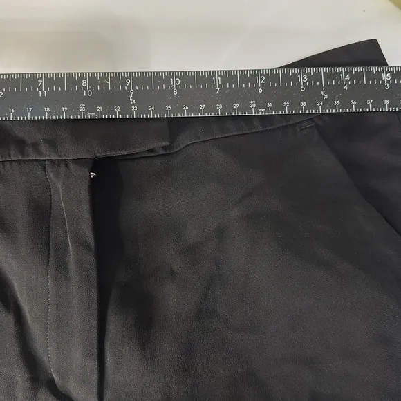 ALC Women’s Lucas Scalloped Crepe Short Black Size 6