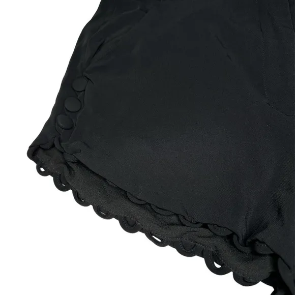 ALC Women’s Lucas Scalloped Crepe Short Black Size 6