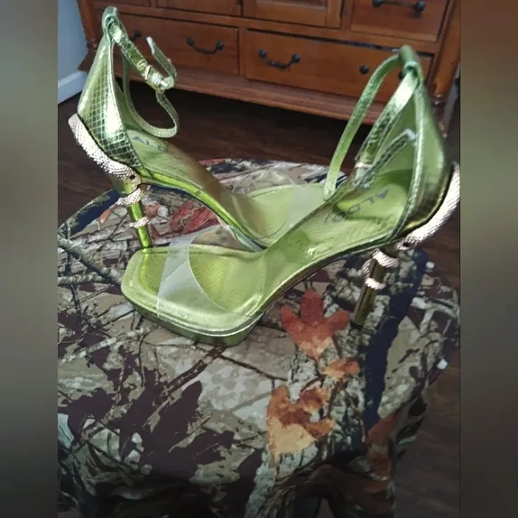 Aldo Lime Green Exotic Pumps