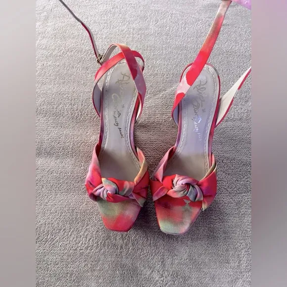 Alice   Olivia by Stacey Bendet Ilisa Watercolor-Print Wedge Sandal Size 40