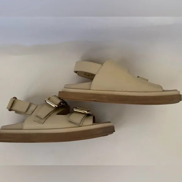 Alohas Cream Platform Sandals with Chunky Sole and Metallic Buckles