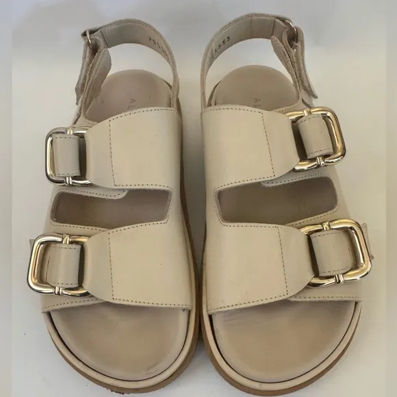 Alohas Cream Platform Sandals with Chunky Sole and Metallic Buckles