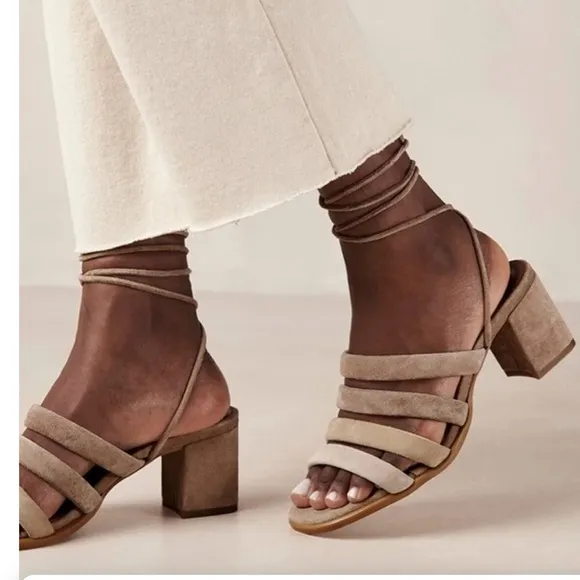 ALOHAS HEELS