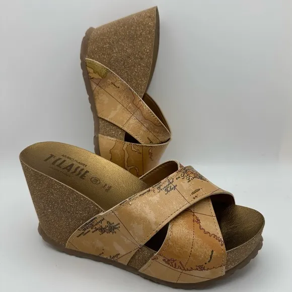 Alviero Martini Sz 38/US 7 1A Classe Italy Wedge Slip On Mules Spain Cork Map