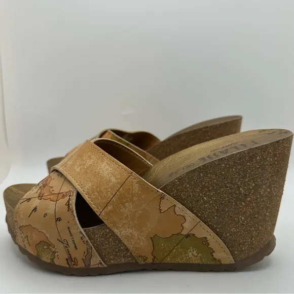 Alviero Martini Sz 38/US 7 1A Classe Italy Wedge Slip On Mules Spain Cork Map