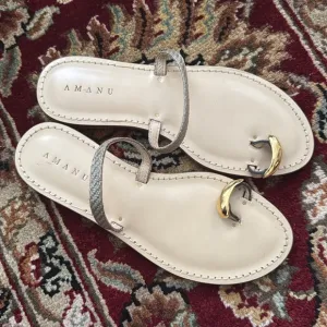 Amanu Style 21 Kibera sandals NWOT