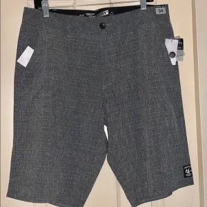 &gt;💙VANPHIBIAN UNSPOT SZ 34 BOARDSHORT IN &amp; OUT WATER POOL🏝️BEACH BRAND NEW VANS