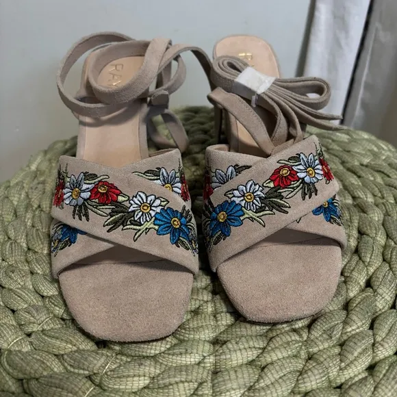 Anthropologie Raye Tan Suede Embroidered Floral Lace Up Heeled Sandals NWOB