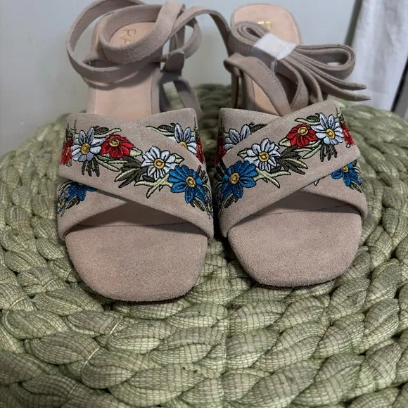 Anthropologie Raye Tan Suede Embroidered Floral Lace Up Heeled Sandals NWOB