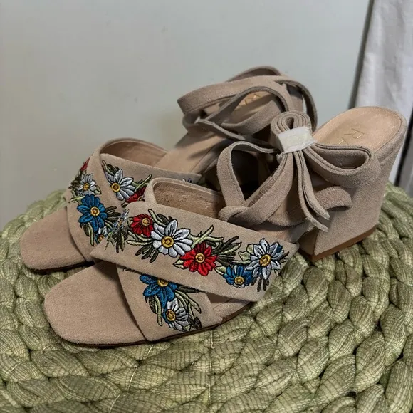 Anthropologie Raye Tan Suede Embroidered Floral Lace Up Heeled Sandals NWOB