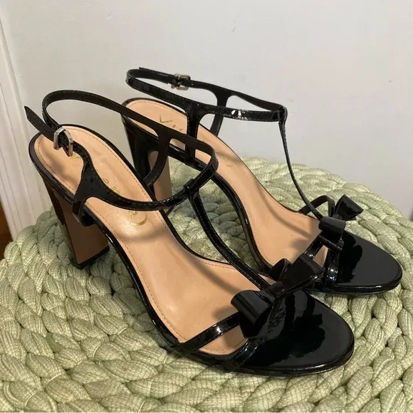 Anthropologie Vicenza Black Patent Leather Bow T-Strap Heel Sandals NWOB