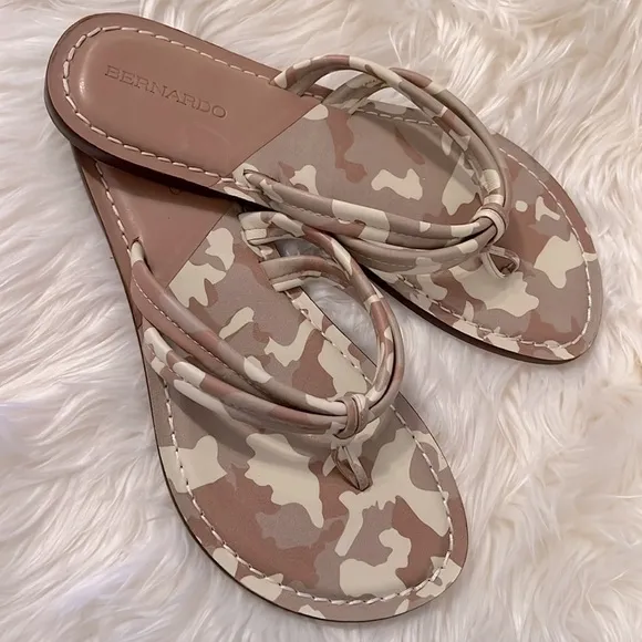 Anthropology Bernardo Tan Miami Two Tone Flip-Flop size 10W
