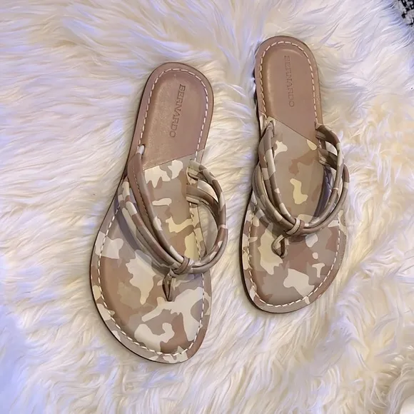 Anthropology Bernardo Tan Miami Two Tone Flip-Flop size 10W