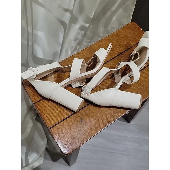 Antonio Melani Cream Ivory Lether Caged Strappy Open Toe Block Heel Sandal - 9.5