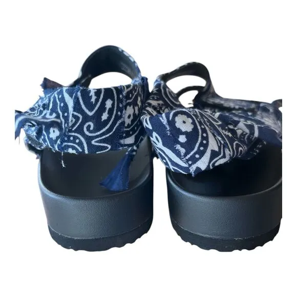Arizona Love Apache Bandana Print Open Toe Sandals Blue‎ Size 9 New