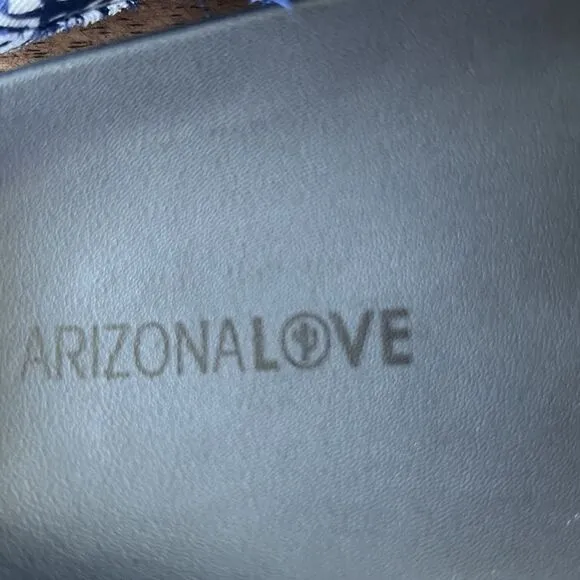 Arizona Love Apache Bandana Print Open Toe Sandals Blue‎ Size 9 New