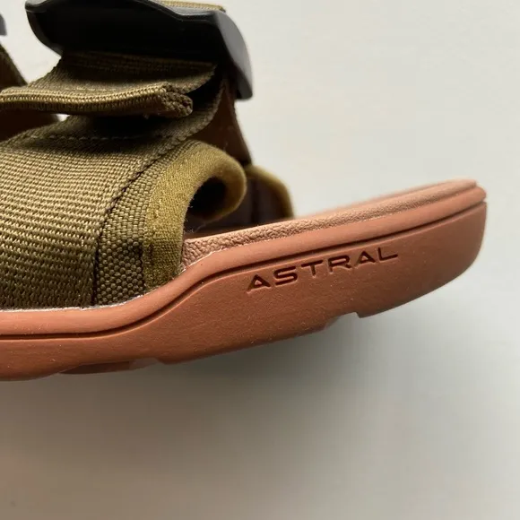 ASTRAL Webber Men’s Sz 10 M Green Sandals PFD Hiking Kayaking Water Sports