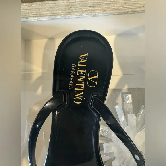 Authentic Valentino Rockstud Thong Sandals. Missing One Bow. Size 38 black. NWOT